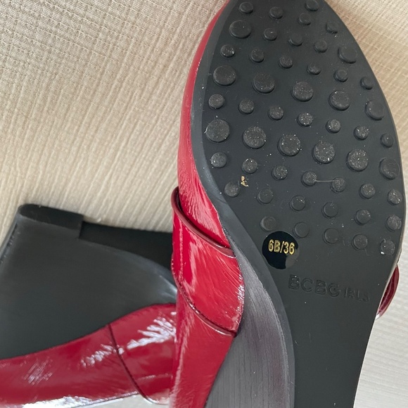 BCBGirls Womens Patent Leather Shoe - Picture 4 of 4